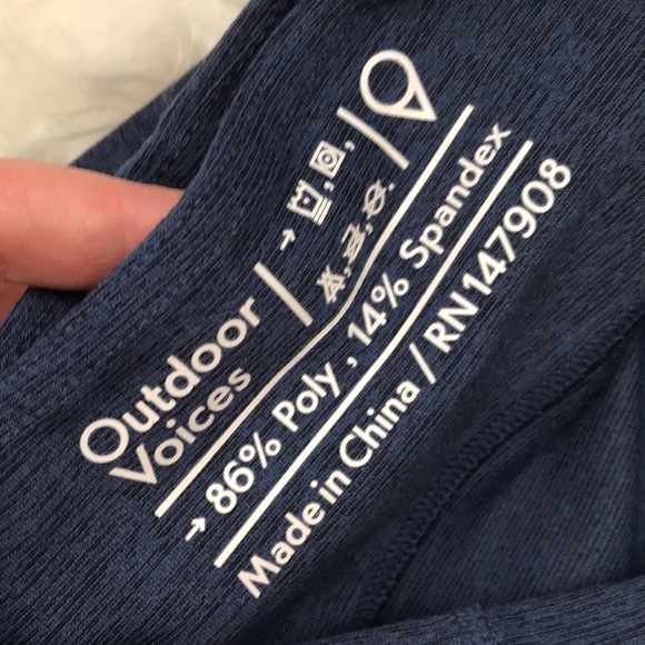 Outdoor voices navy blue cropped workout leggings - Picture 10 of 10